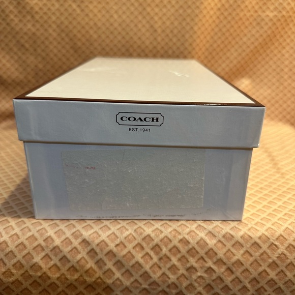 Vintage Coach Size 8 “Cassandra" Classic Black Strappy Wedges - Picture 10 of 10